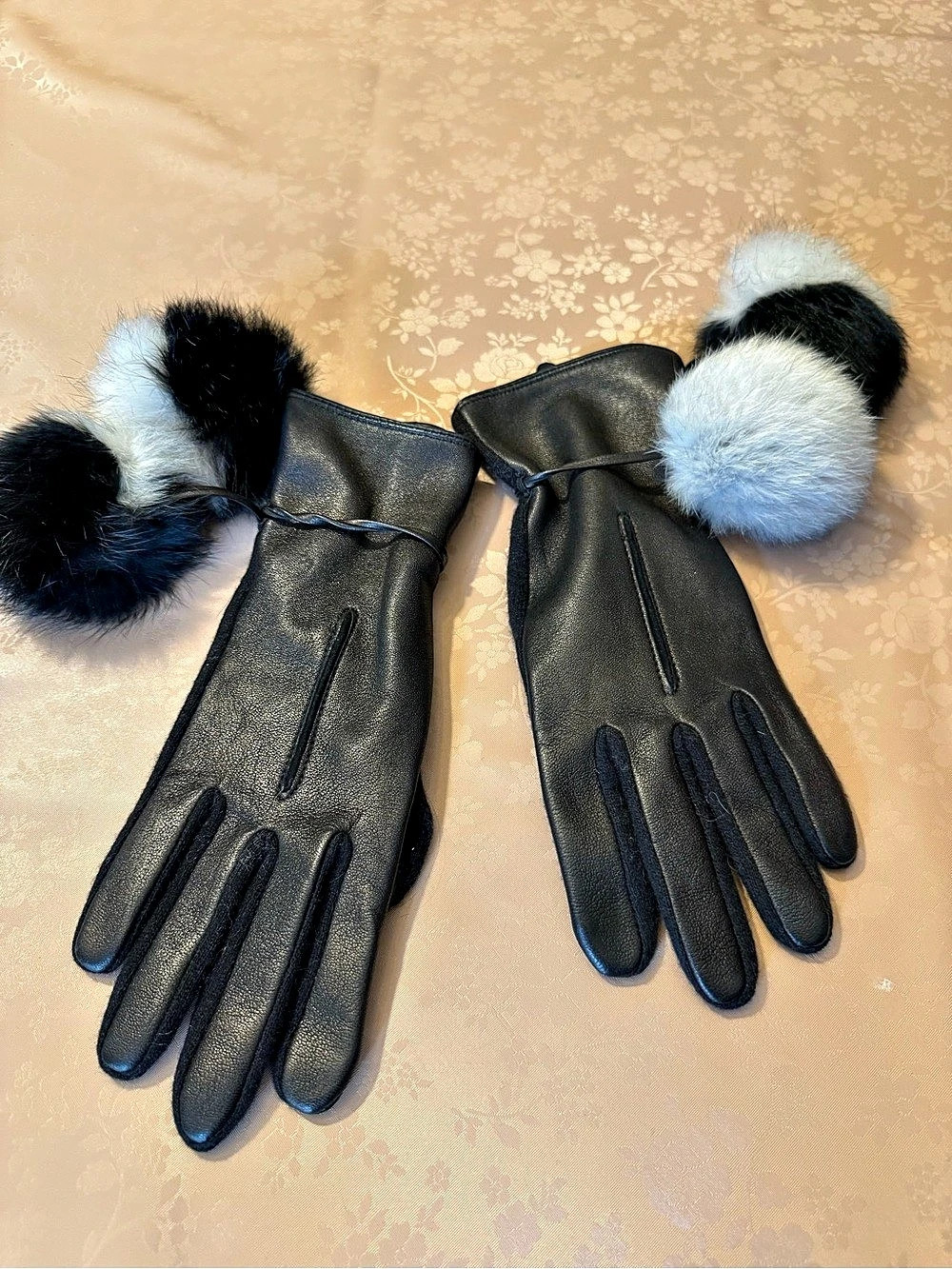 Echo Faux Fur Pom-Pom Gloves Small